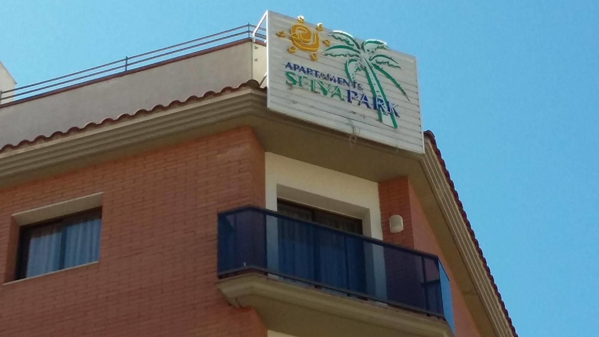 Apartamentos Selvapark Lloret de Mar Luaran gambar